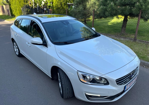 Volvo V60 cena 46800 przebieg: 232123, rok produkcji 2014 z Rajgród małe 326